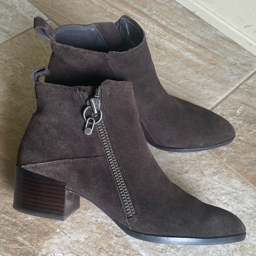 Donald Pliner Dante Bootie in Cocoa Suede - Picture 8 of 15